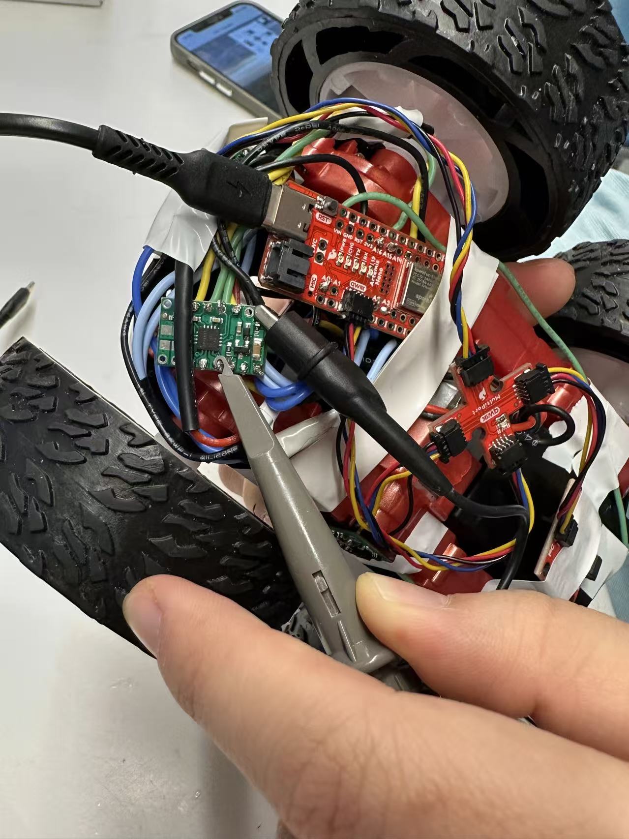 Oscilloscope connects to Artemis